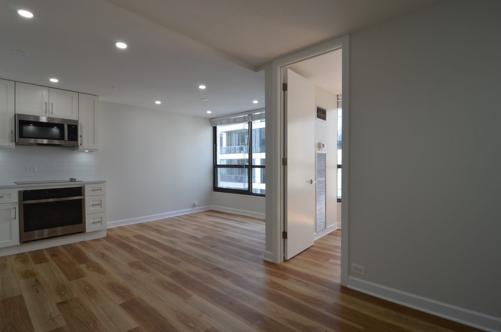 405 N Wabash Avenue - Photo 1