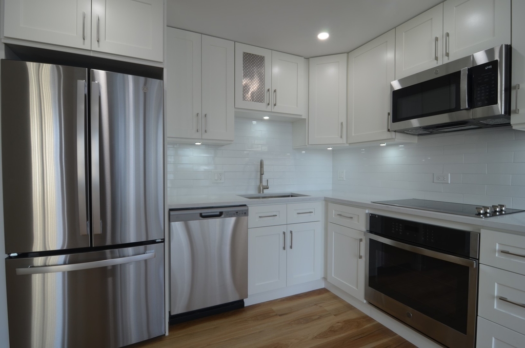 405 N Wabash Avenue - Photo 5