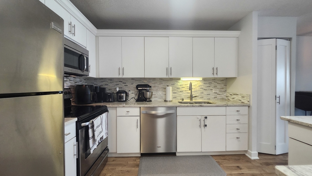 405 N Wabash Avenue - Photo 6