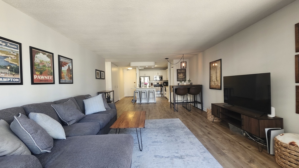 405 N Wabash Avenue - Photo 1
