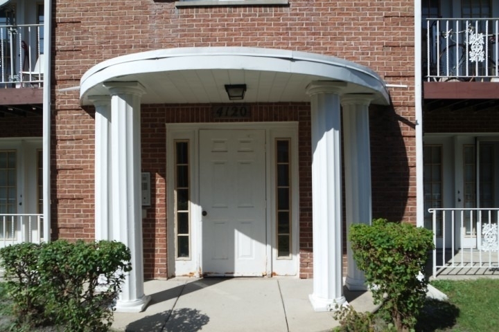 4120 Williamsburg Court - Photo 1