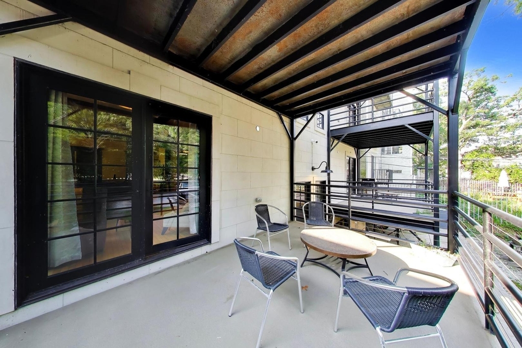 1126 W Morse Street - Photo 11