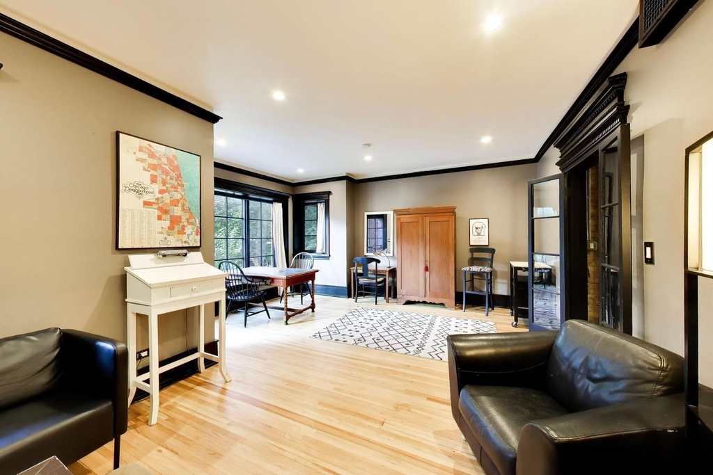 1126 W Morse Street - Photo 5