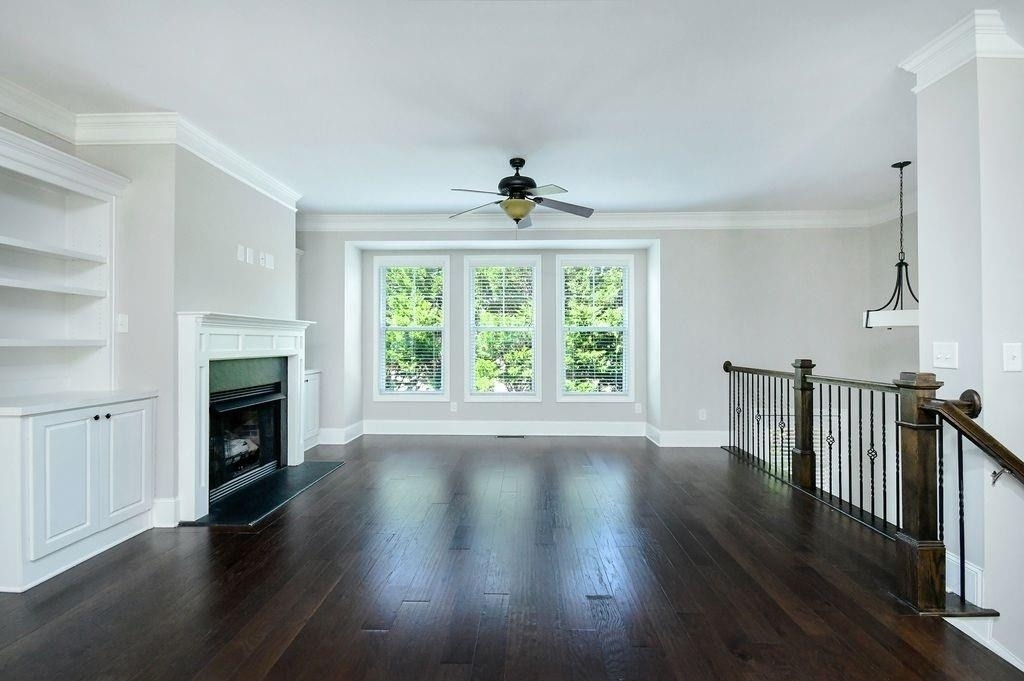 1265 Linden Court Ne - Photo 3