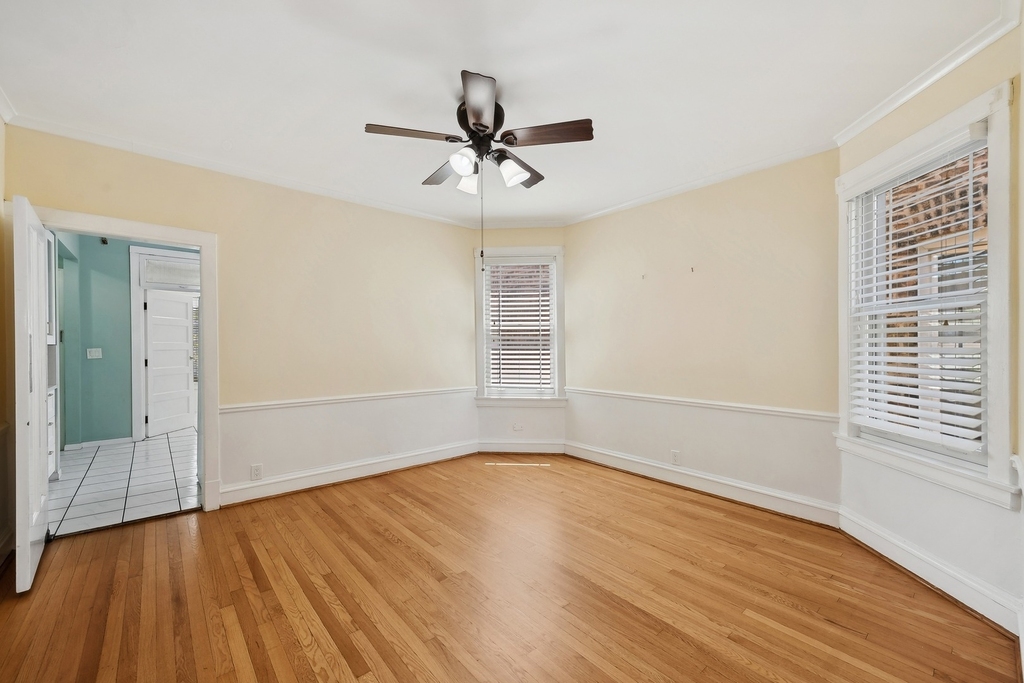 4937 N Talman Avenue - Photo 2