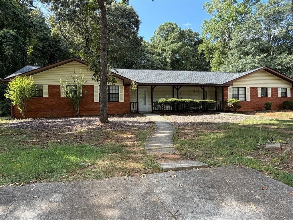160 Chesapeake Drive - Photo 0