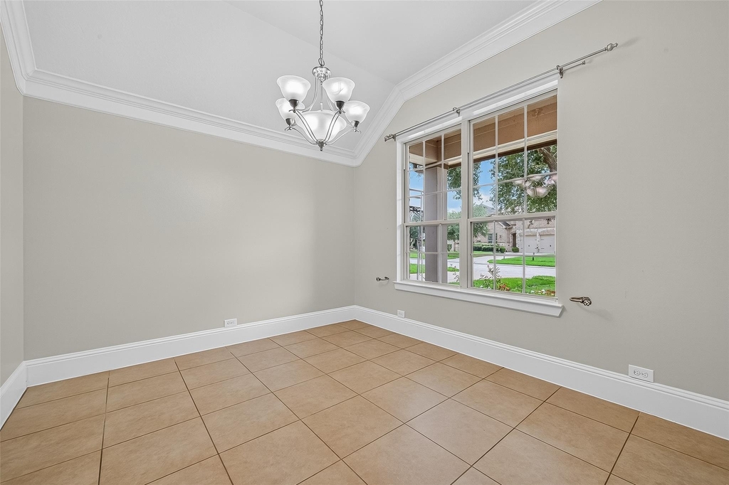 7023 Sanders Hill Lane - Photo 7