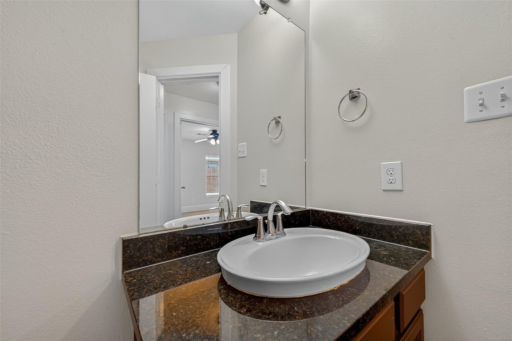 7023 Sanders Hill Lane - Photo 25