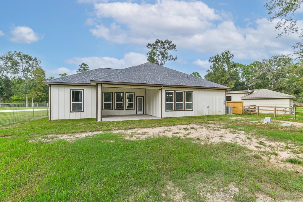 15998 Holly Street - Photo 36