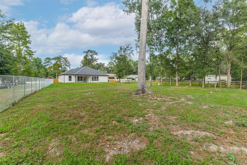 15998 Holly Street - Photo 37