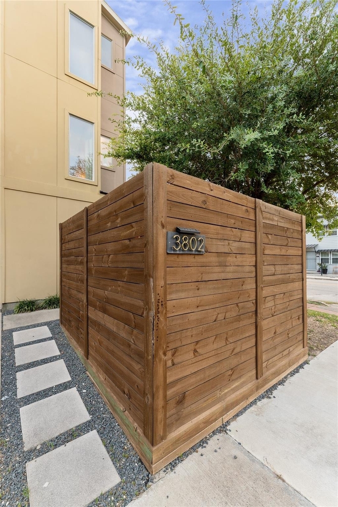 3802 Lovejoy Street - Photo 1