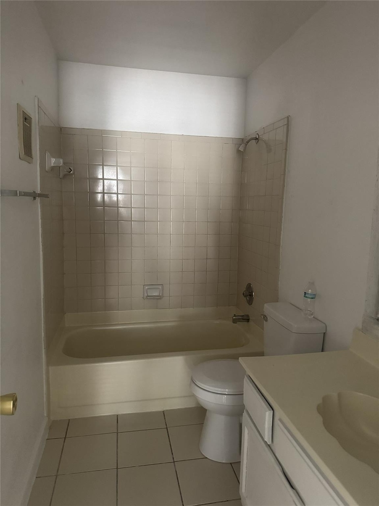 9797 Leawood Boulevard - Photo 2
