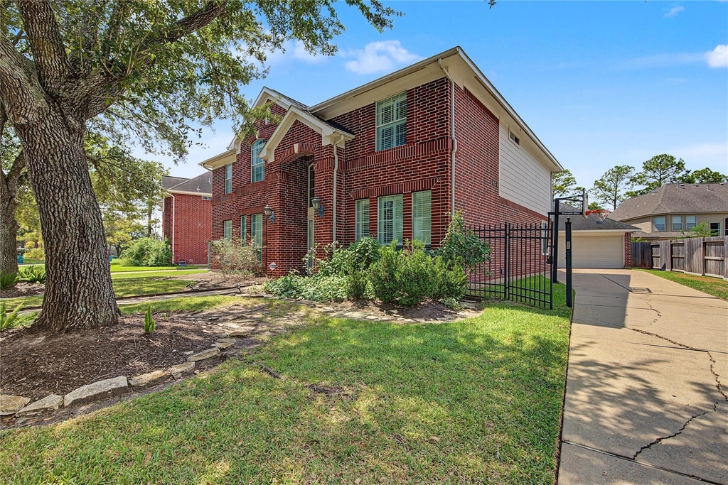 2422 Lansing Circle - Photo 1