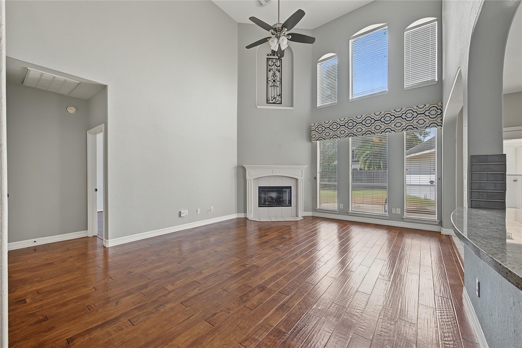 2422 Lansing Circle - Photo 9