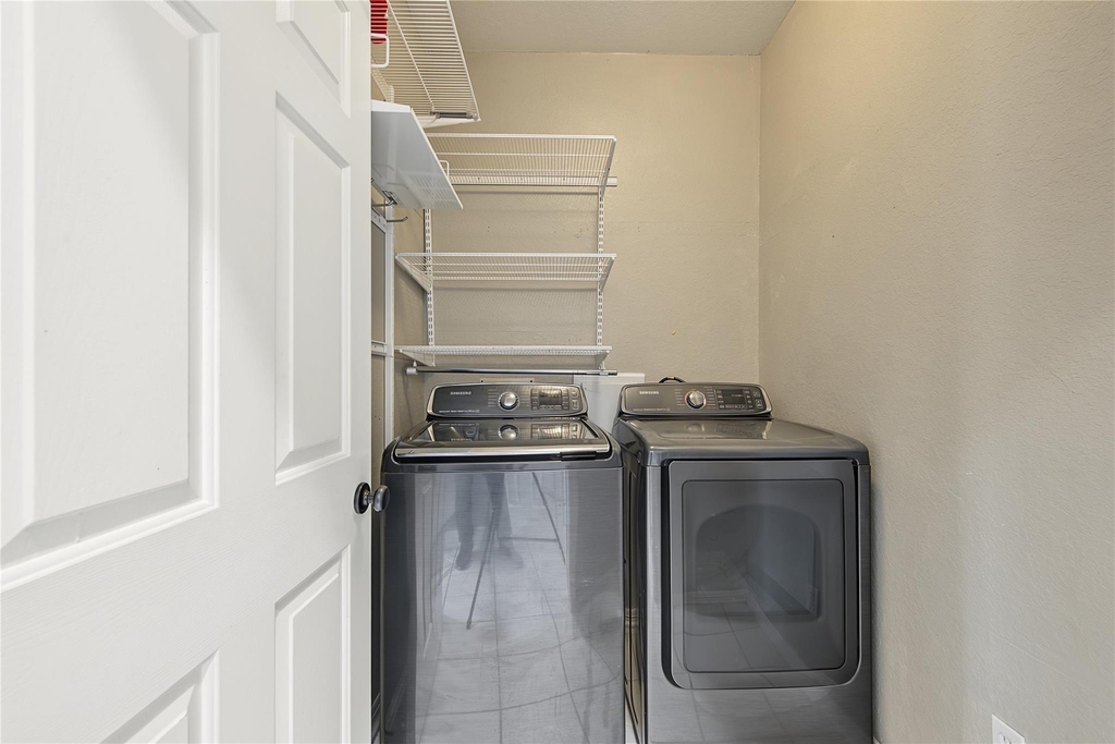 2422 Lansing Circle - Photo 5