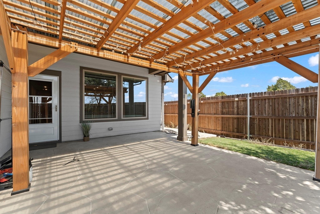 102 Camelia Street - Photo 37