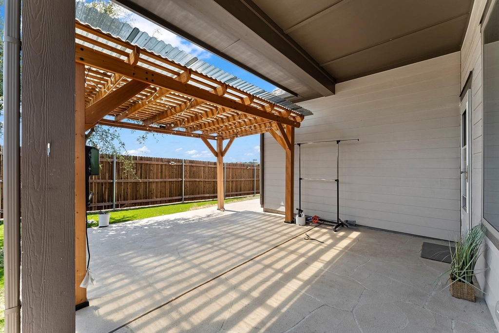 102 Camelia Street - Photo 36