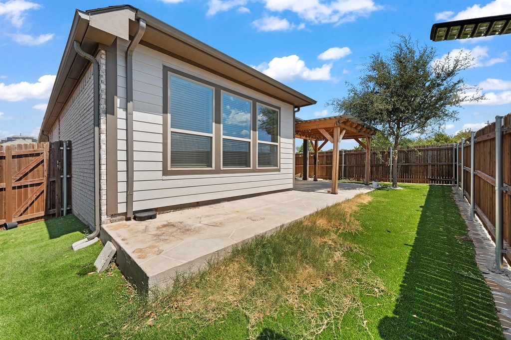 102 Camelia Street - Photo 38