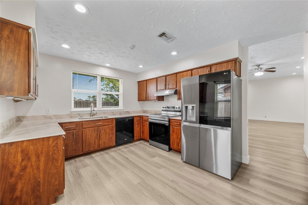 1815 Millbury Drive - Photo 15
