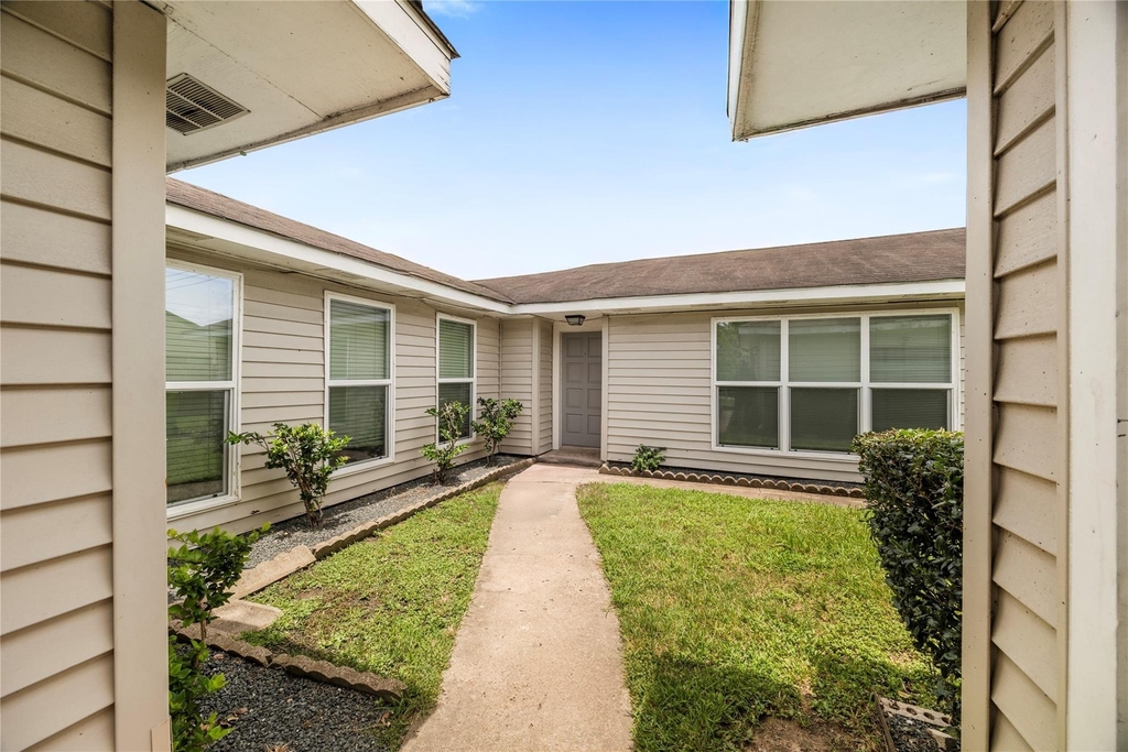 1815 Millbury Drive - Photo 3