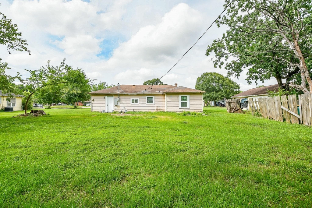 319 Rustic Drive - Photo 1