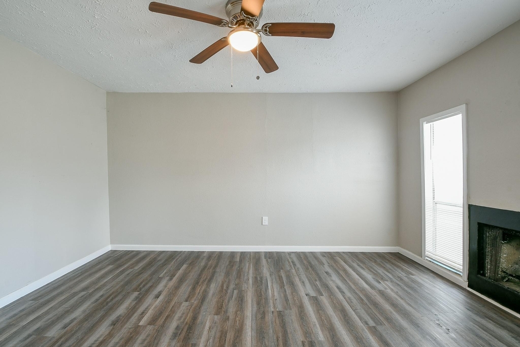 319 Rustic Drive - Photo 8