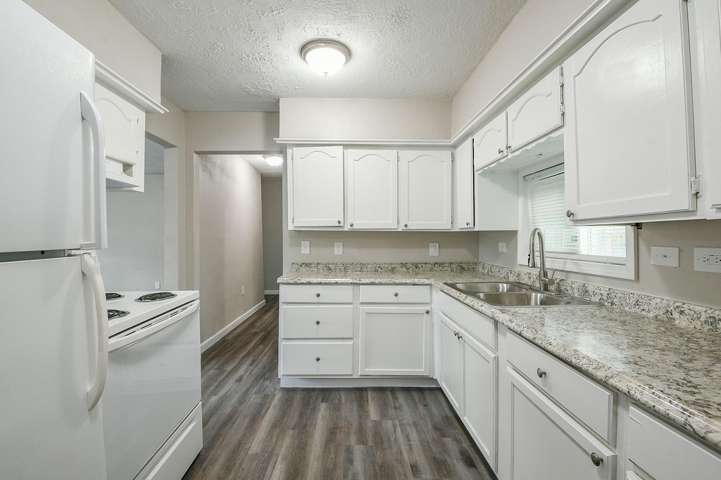 319 Rustic Drive - Photo 13