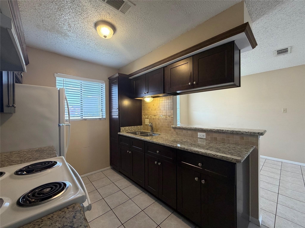 1410 Blalock Road - Photo 4