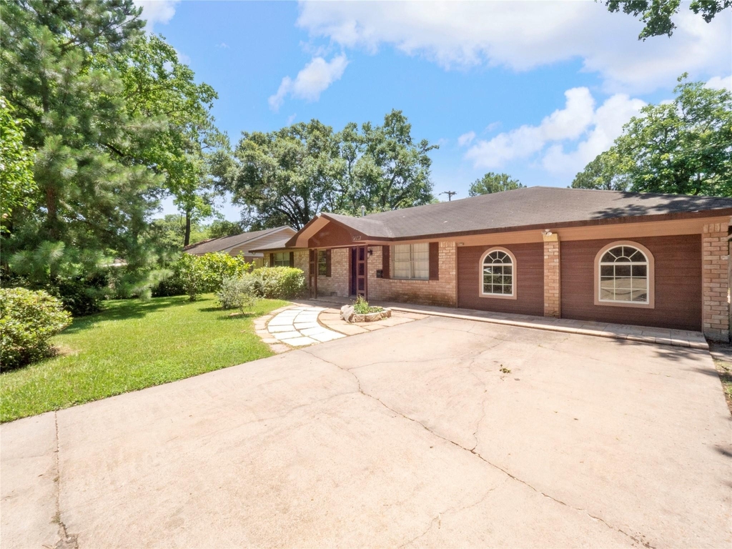 9607 Carousel Lane - Photo 1