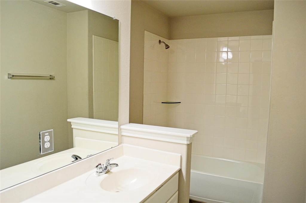 13146 Rowan Green Drive - Photo 10