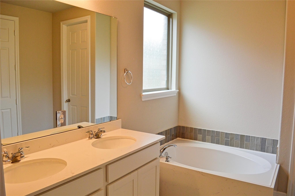 13146 Rowan Green Drive - Photo 7