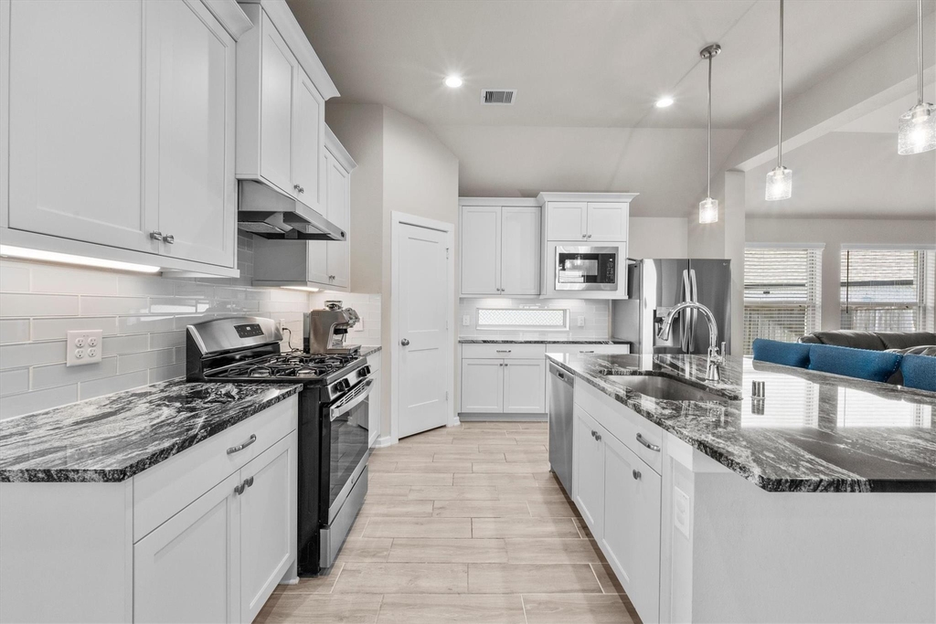 10806 Chrysalis Court - Photo 15