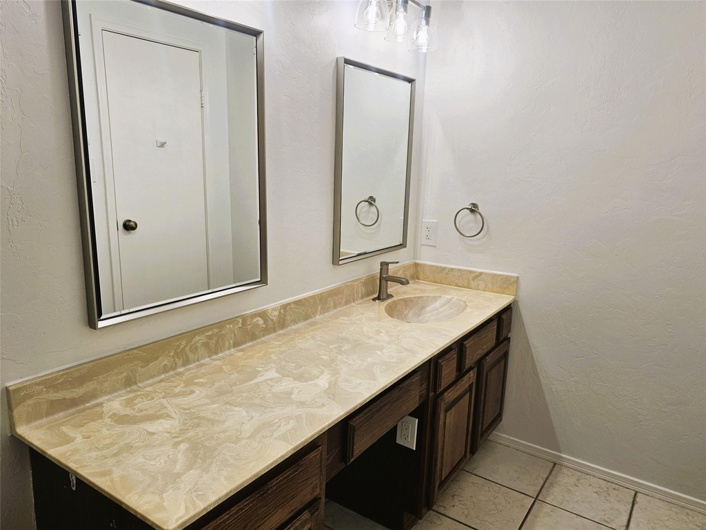 921 Marine Drive - Photo 12