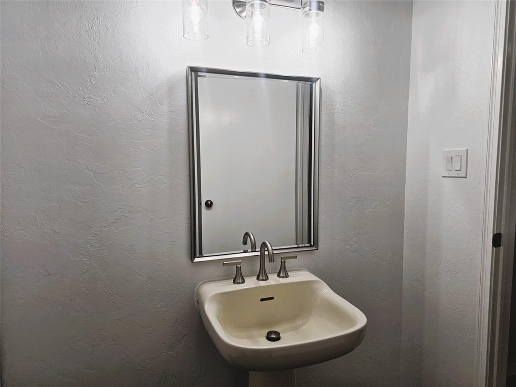 921 Marine Drive - Photo 8