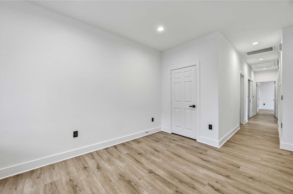 316 Clearwater Street - Photo 16