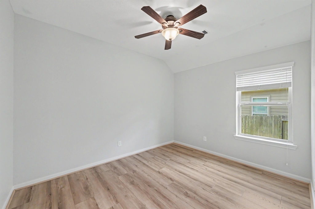236 Clementine Court - Photo 17