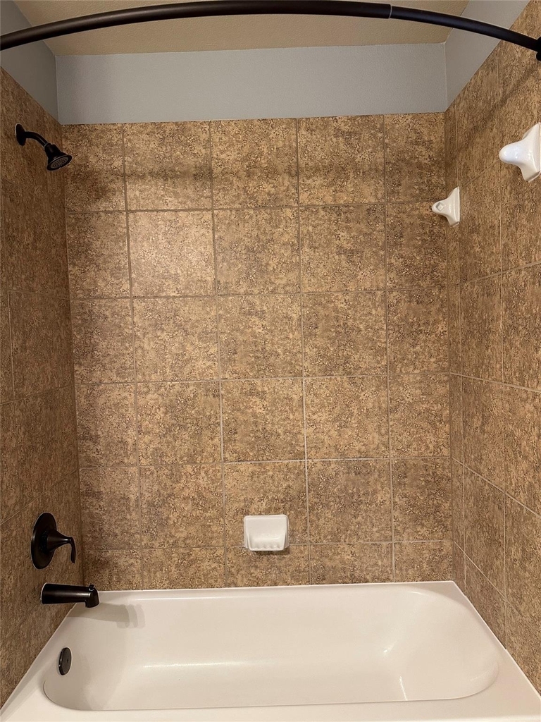 2610 Lexington Park Drive - Photo 7