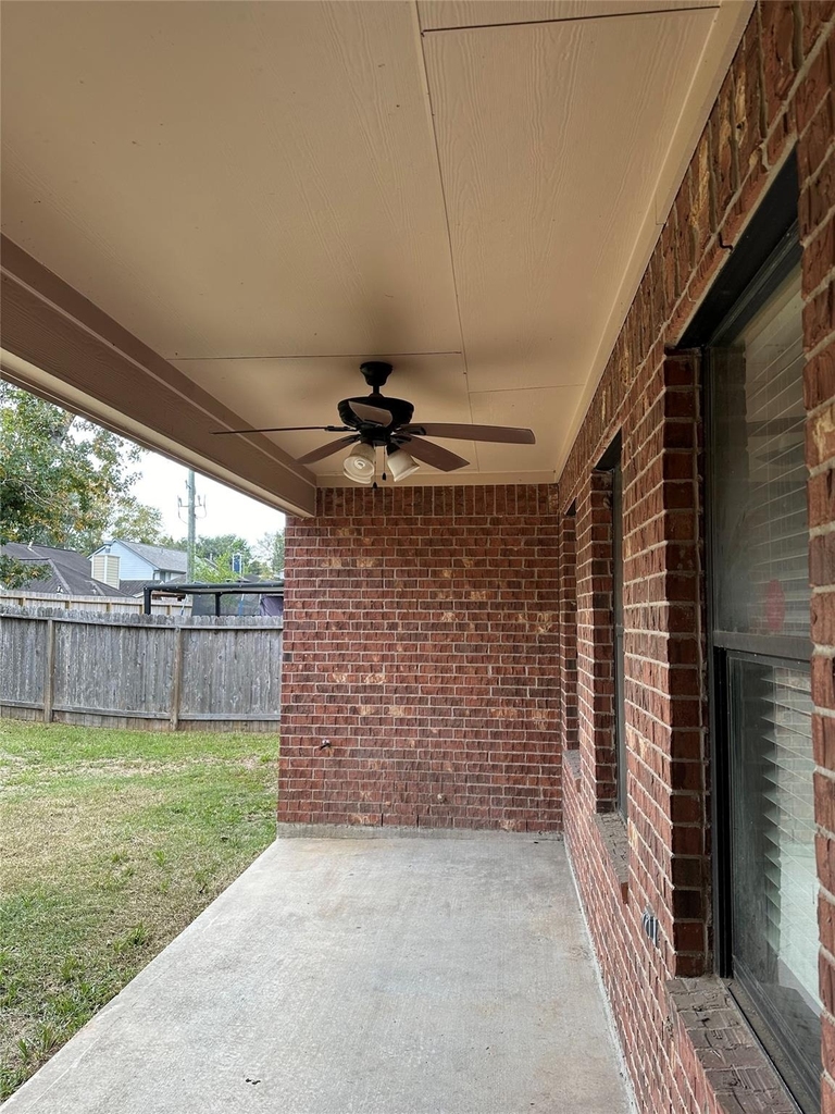 2610 Lexington Park Drive - Photo 4