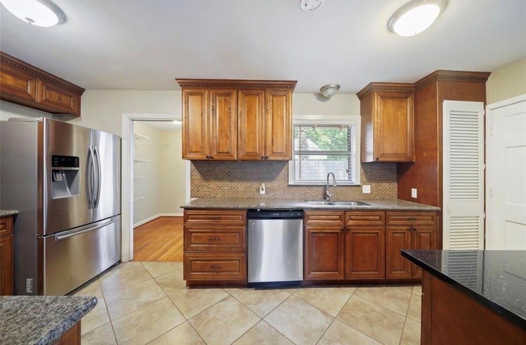 9802 Cedardale Drive - Photo 11
