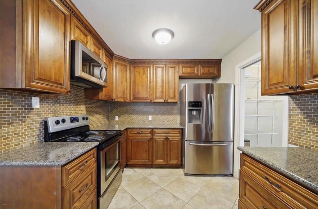 9802 Cedardale Drive - Photo 12