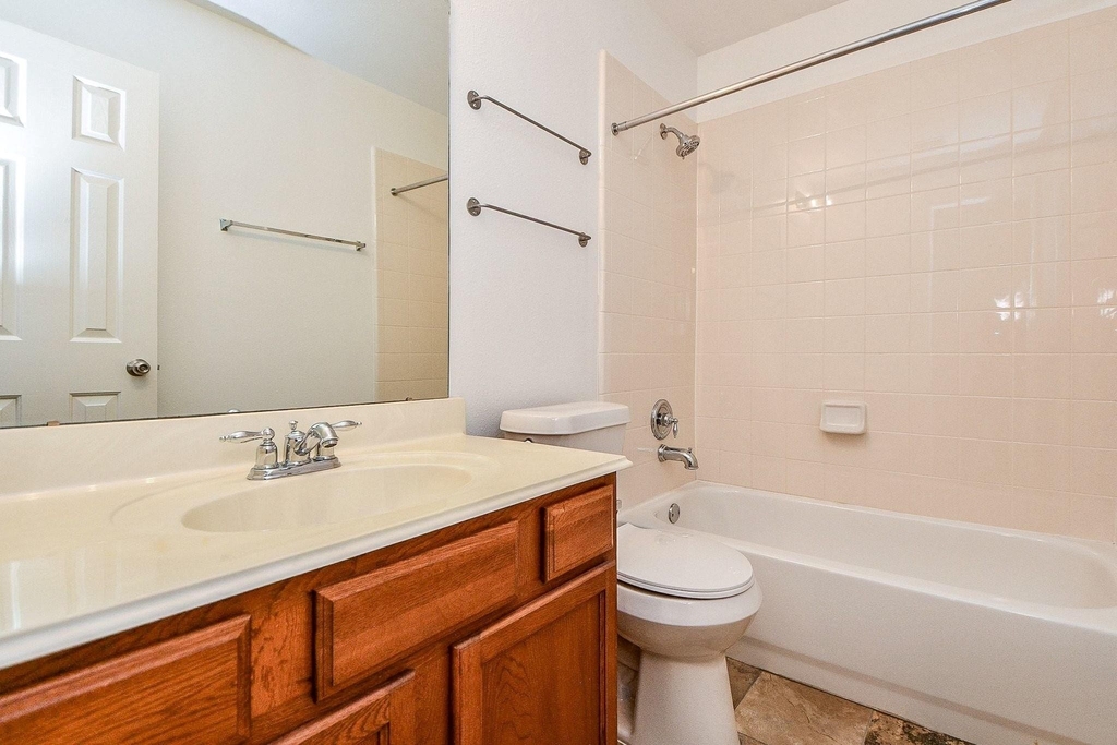 6011 Shadow Isle Lane - Photo 17
