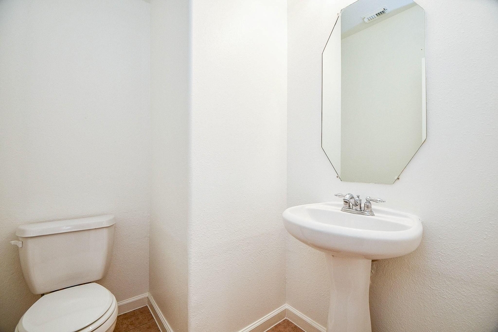 6011 Shadow Isle Lane - Photo 14