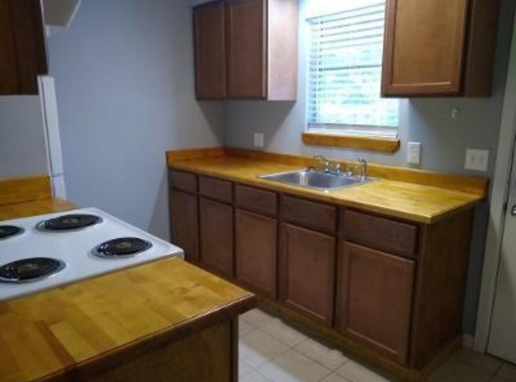 1867 Florida Drive - Photo 2
