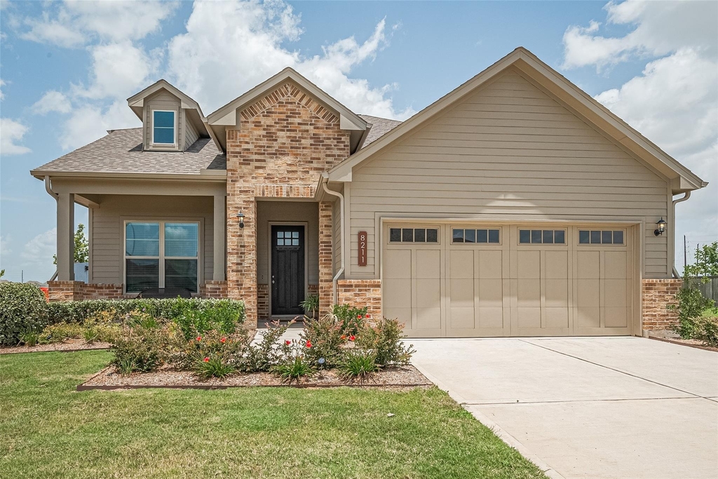 8211 Red Shiner Way - Photo 0