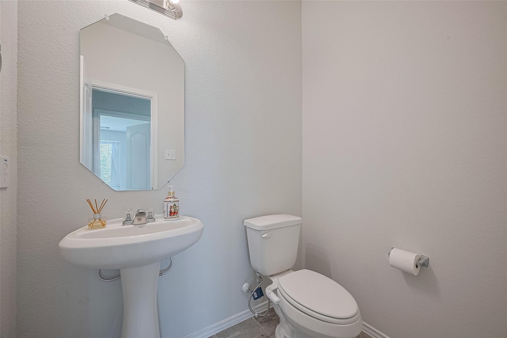 8211 Red Shiner Way - Photo 18