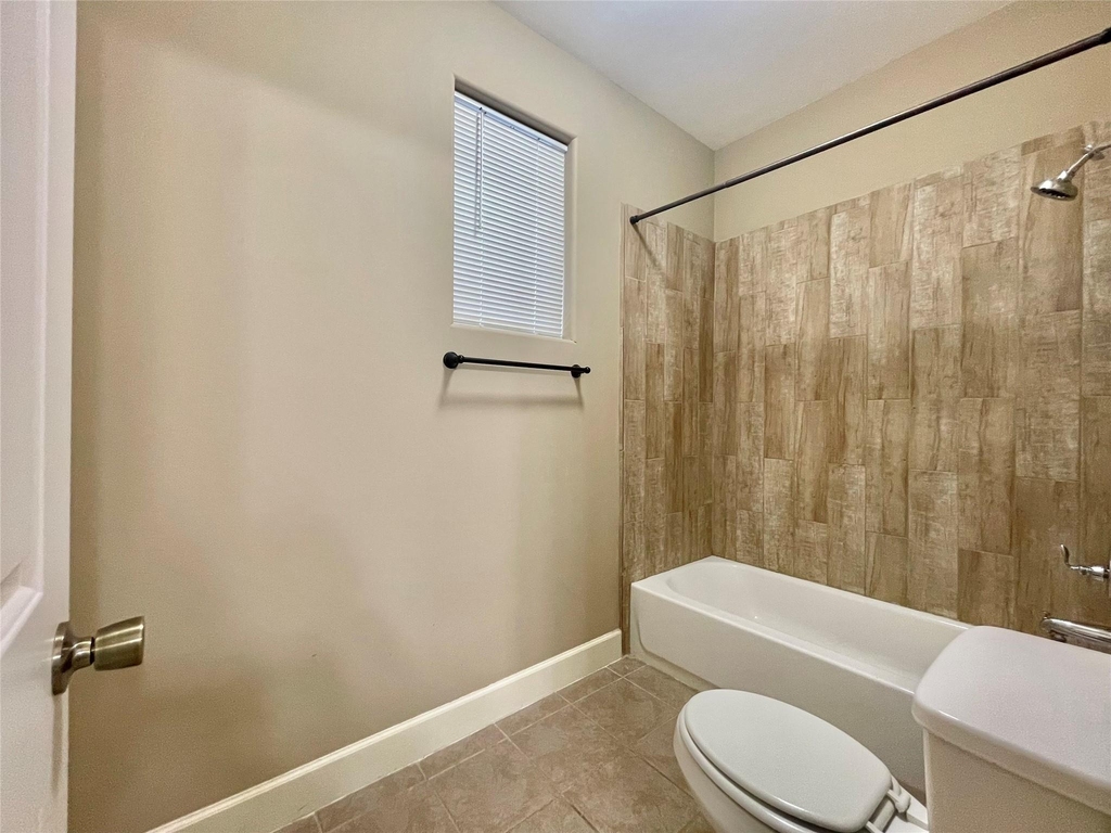 219 W 27th Street - Photo 10