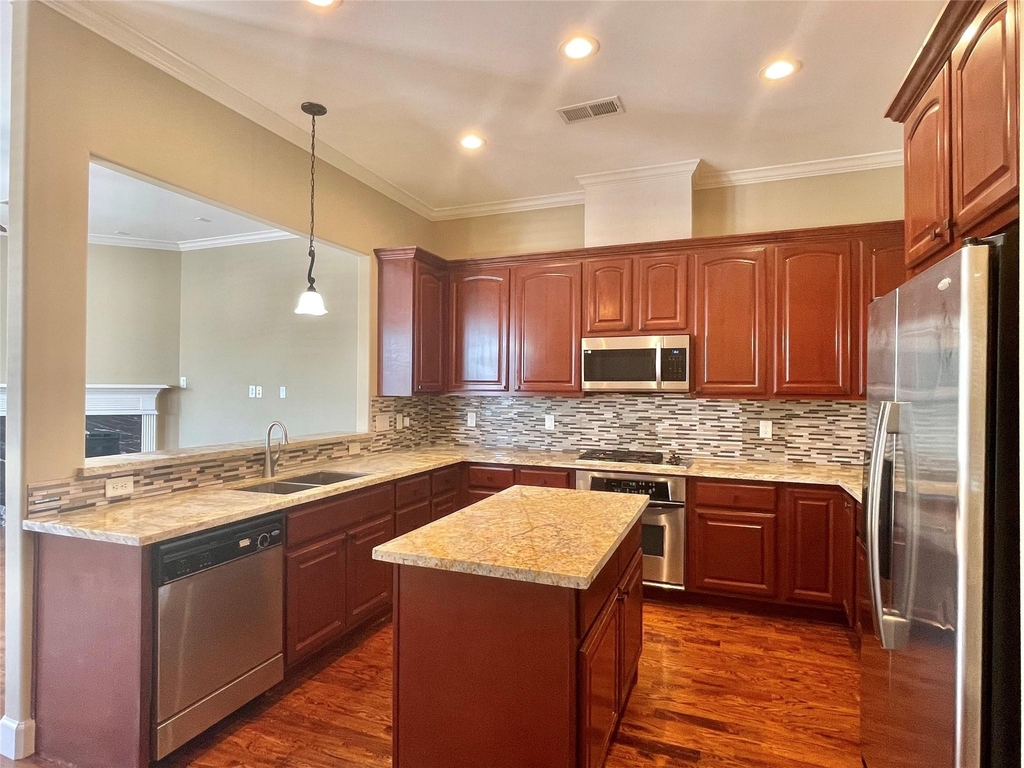 219 W 27th Street - Photo 23