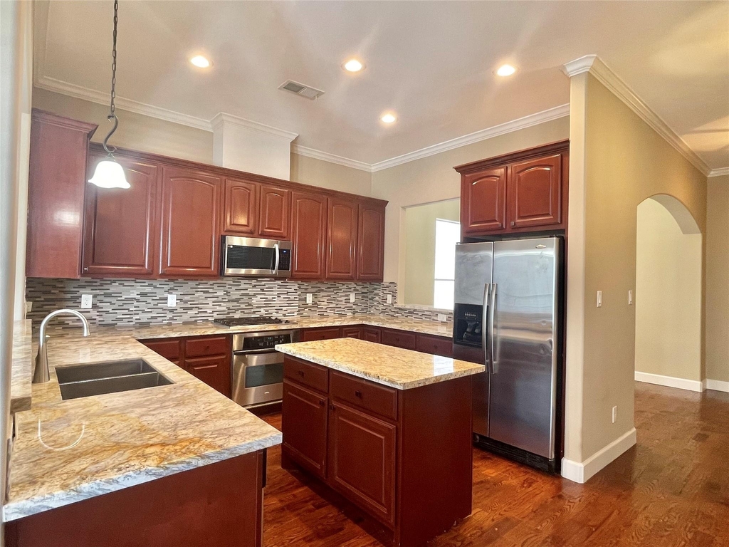 219 W 27th Street - Photo 24