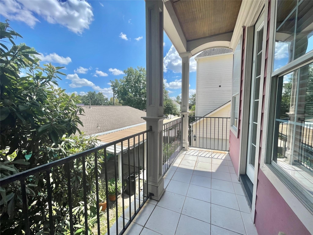 219 W 27th Street - Photo 17