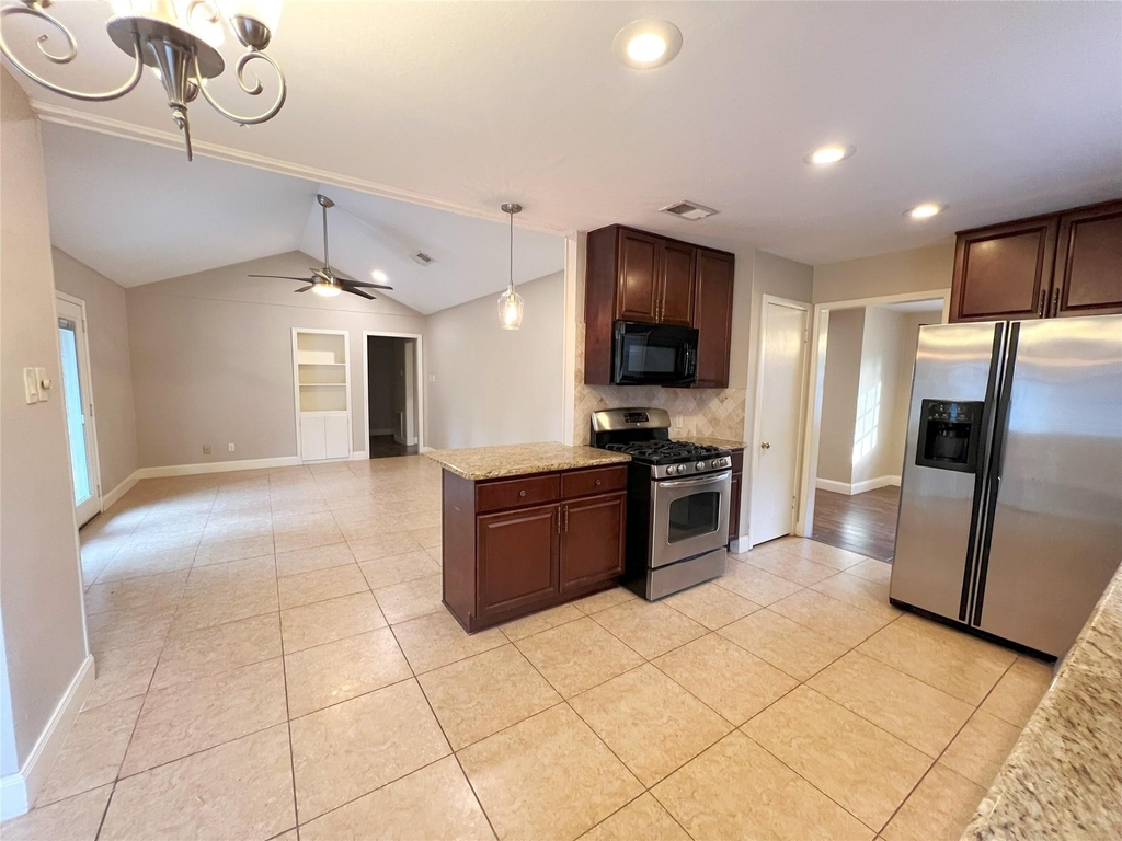 10014 Cedardale Drive - Photo 10